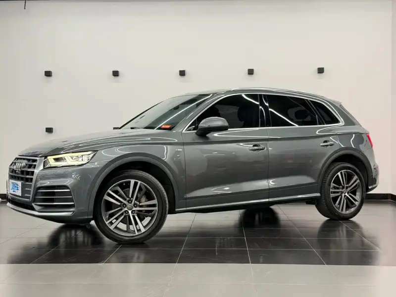 Audi Q5L, 2020