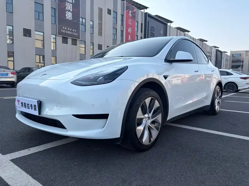 Tesla Model Y, 2023