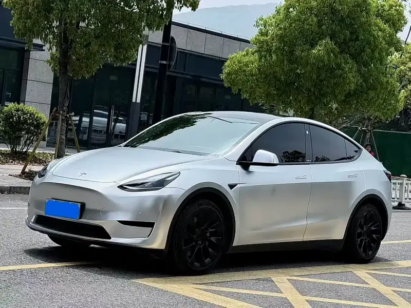 Tesla Model Y, 2023