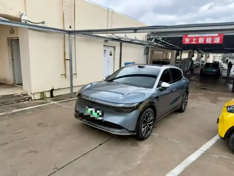 Zeekr 7X, 2025