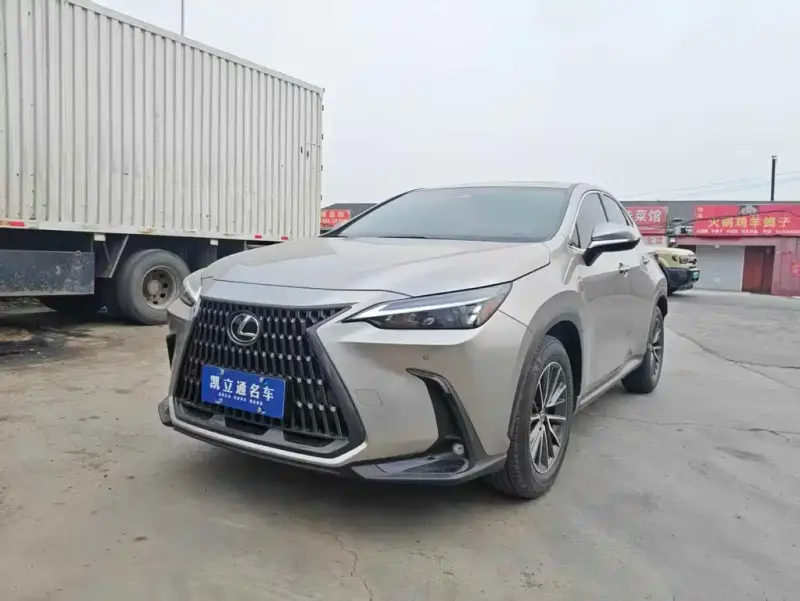 Lexus NX, 2023