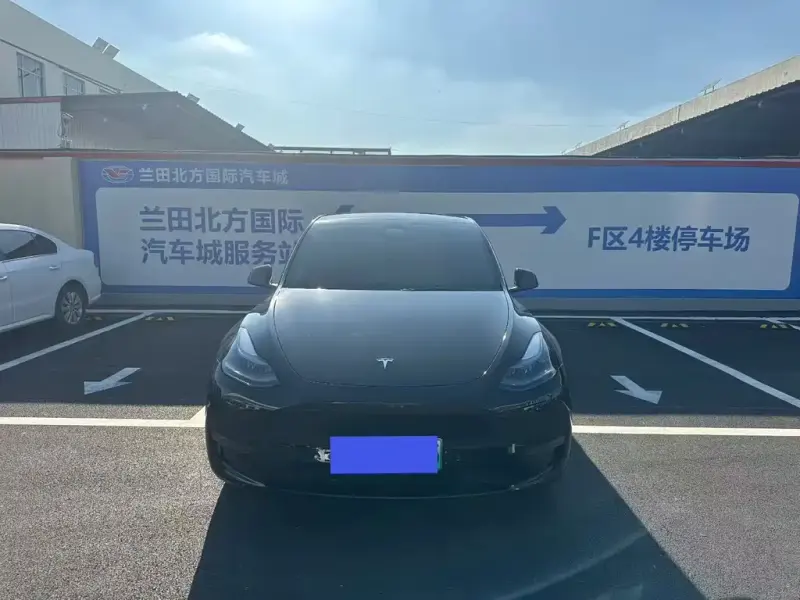 Tesla Model Y, 2023