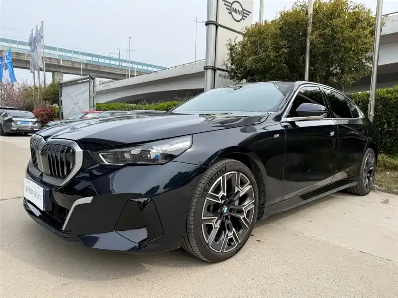 BMW 5 Series, 2025