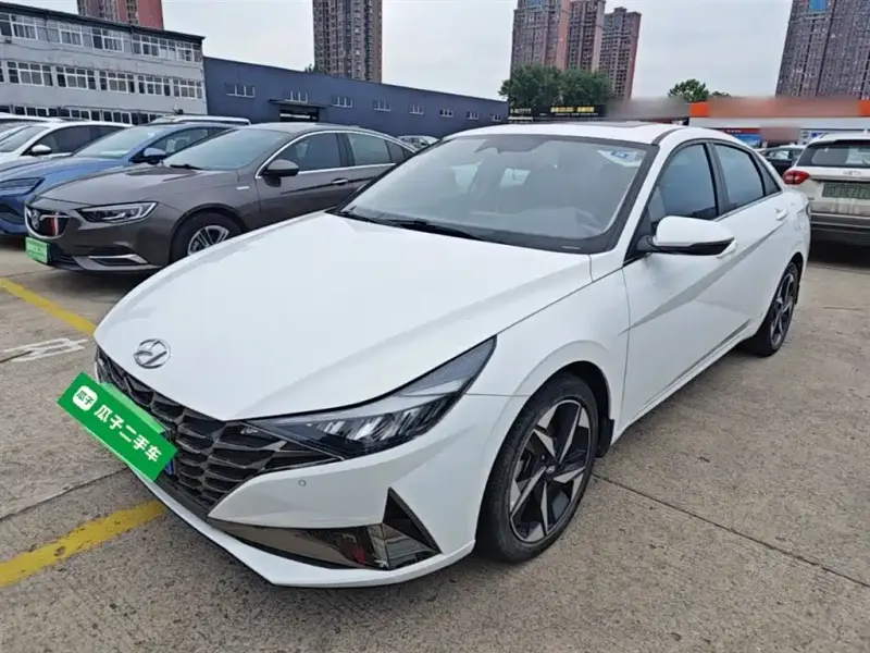 Hyundai Elantra, 2023