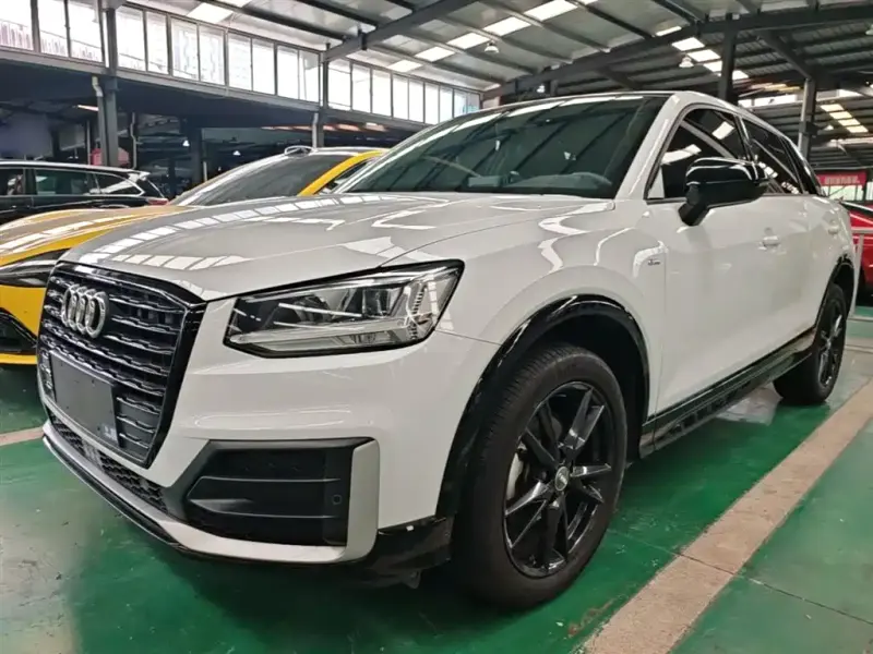 Audi Q2L, 2021