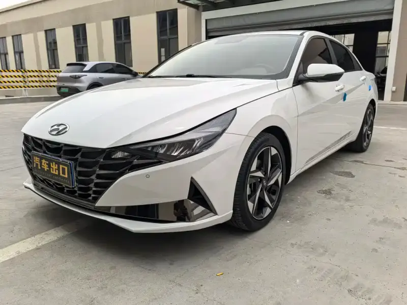 Hyundai Elantra, 2023