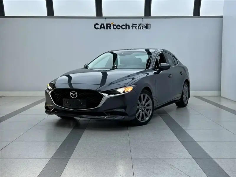 Mazda 3 Axela, 2022