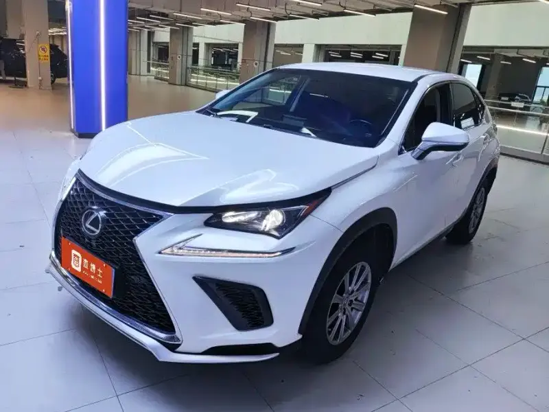 Lexus NX, 2017