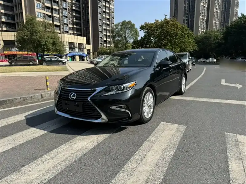 Lexus ES, 2016