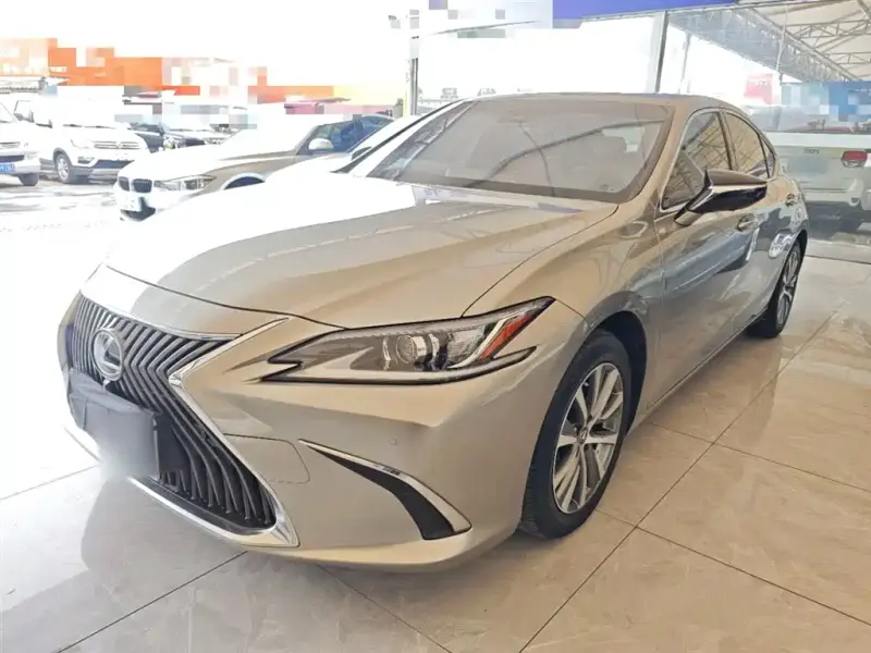 Lexus ES, 2020