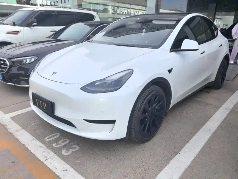 Tesla Model Y, 2023