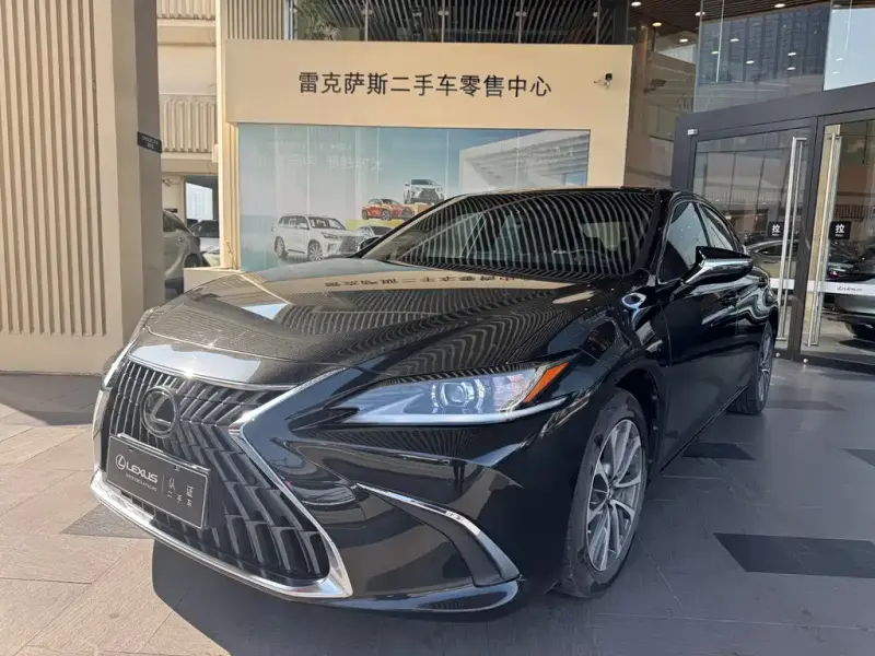 Lexus ES, 2023