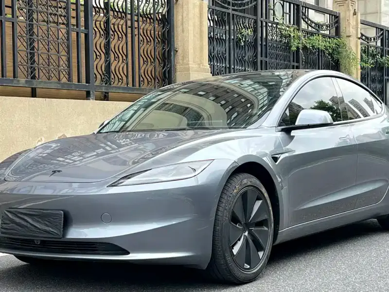 Tesla Model 3, 2026