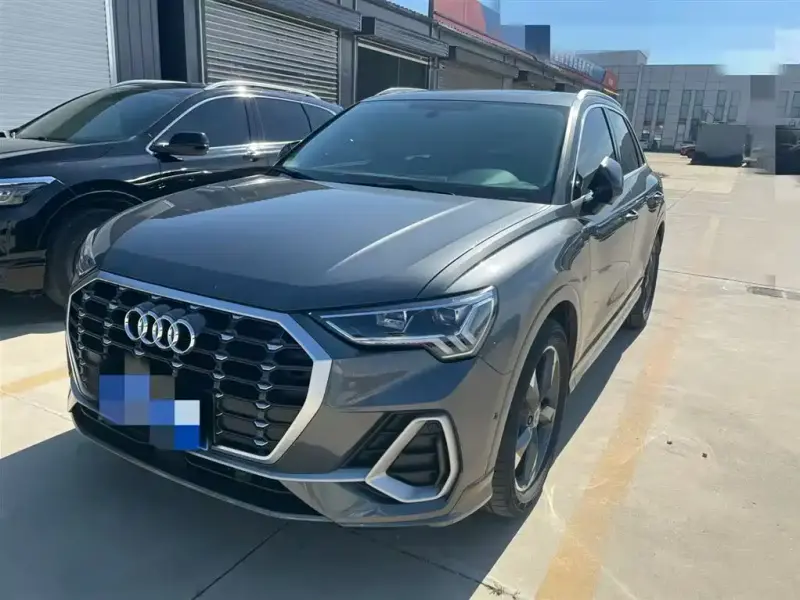 Audi Q3, 2022