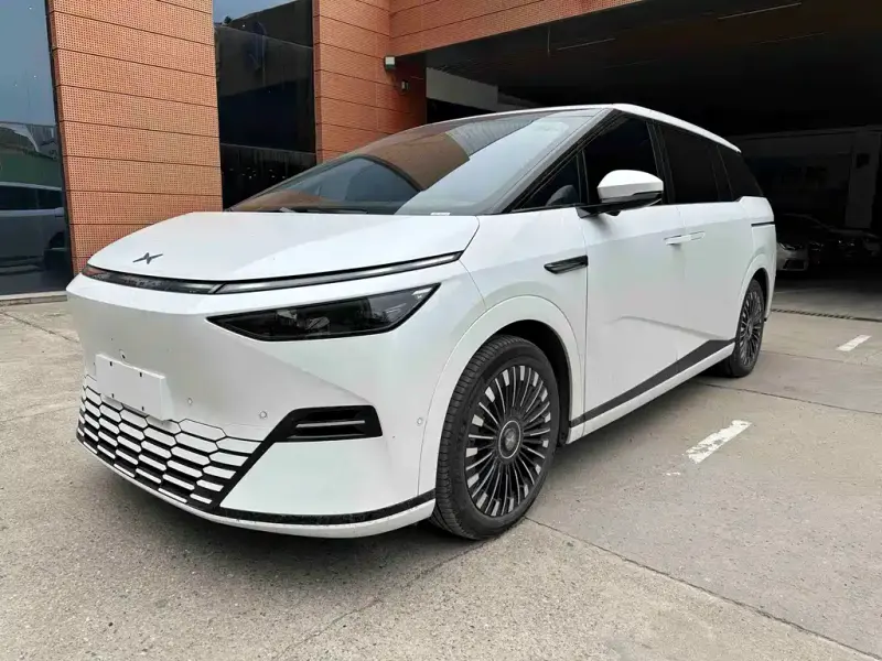 XPeng X9, 2025