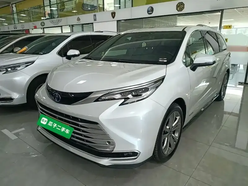 Toyota Sienna, 2025