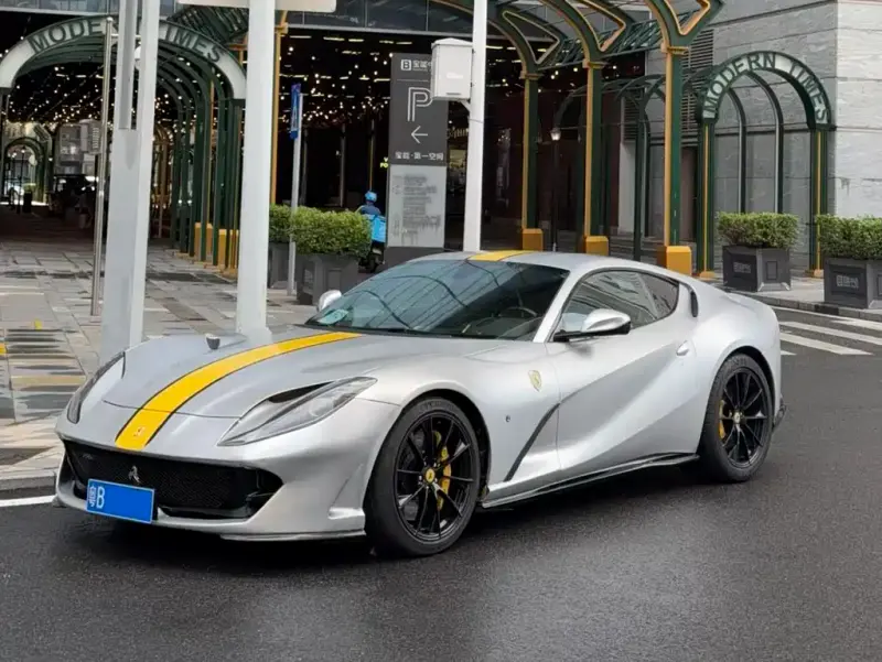 Ferrari 812, 2020