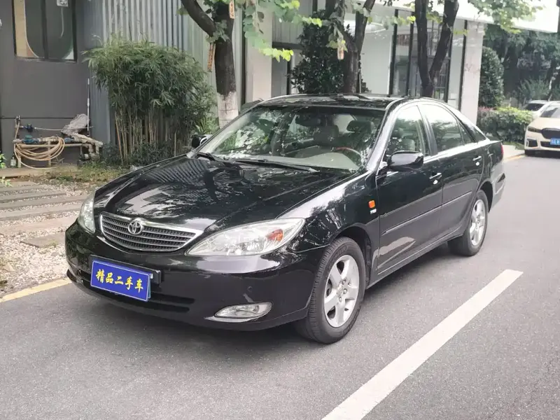 Toyota Camry, 2004