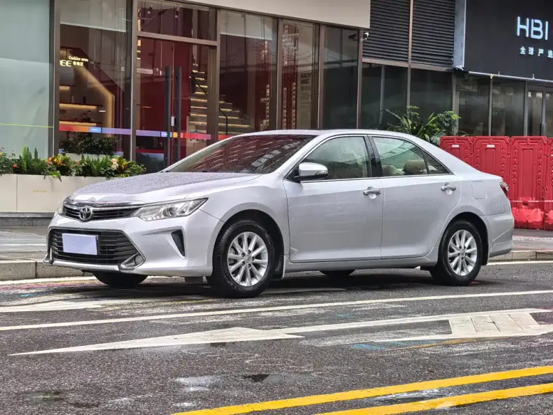 Toyota Camry, 2015