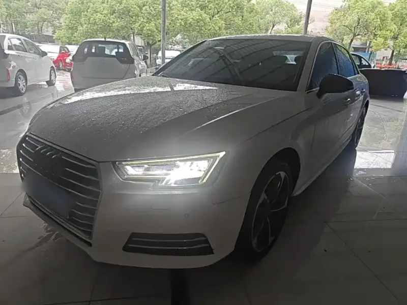 Audi A4L, 2018