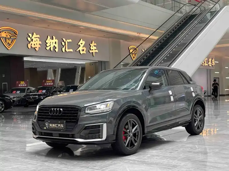 Audi Q2L, 2021