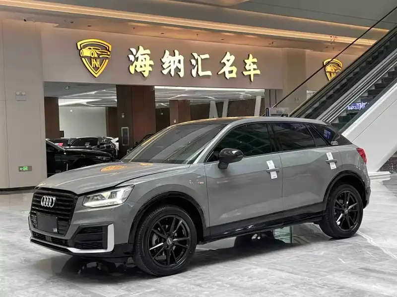 Audi Q2L, 2021