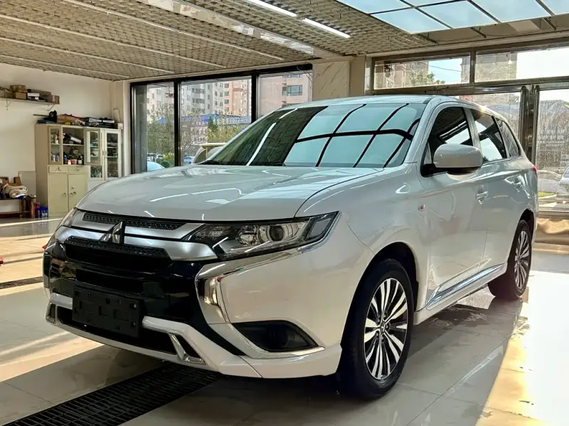 Mitsubishi Outlander, 2022