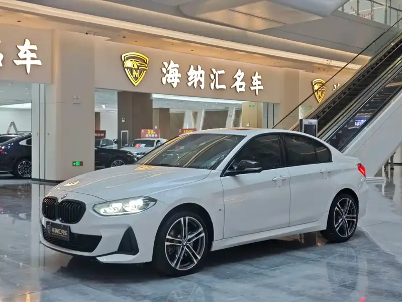 BMW 1 Series, 2022