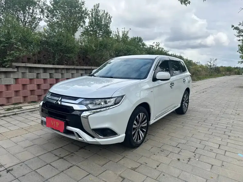 Mitsubishi Outlander, 2022