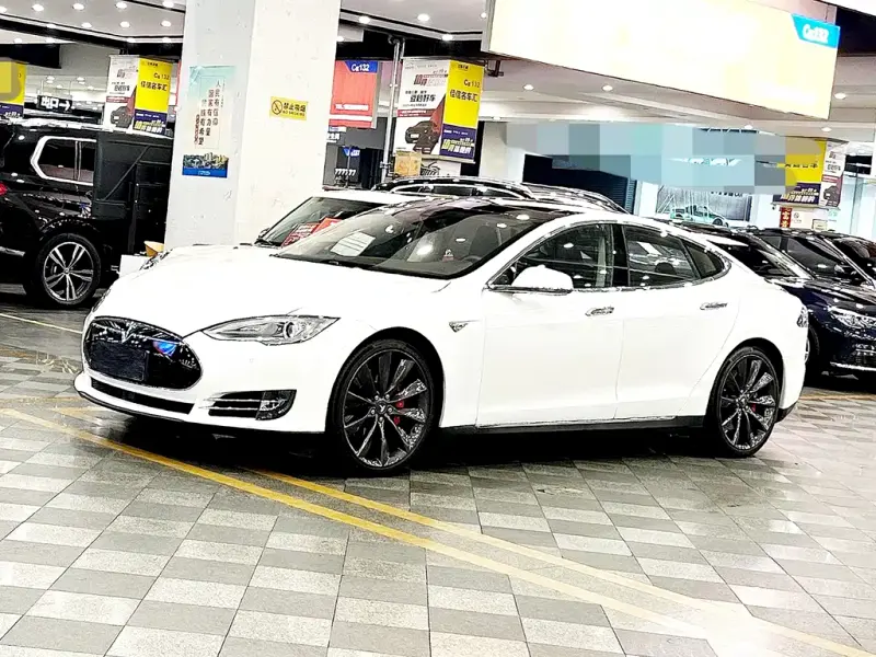 Tesla Model S, 2015
