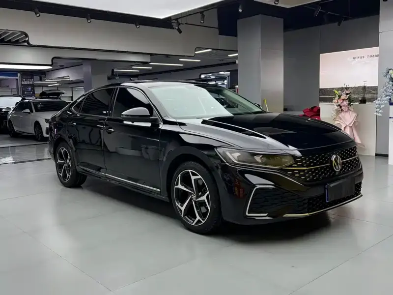 Volkswagen Passat, 2025