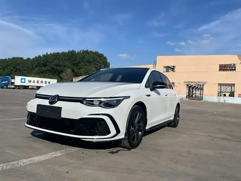 Volkswagen Golf, 2023