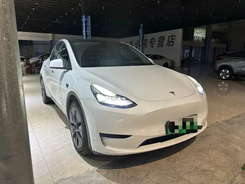 Tesla Model Y, 2023
