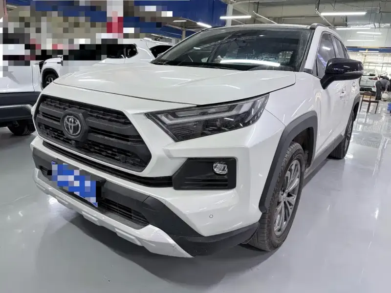 Toyota RAV4, 2023