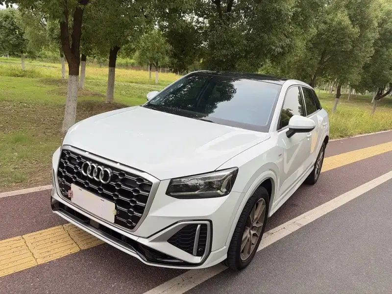 Audi Q2L, 2022