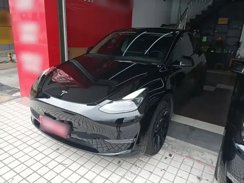 Tesla Model Y, 2021