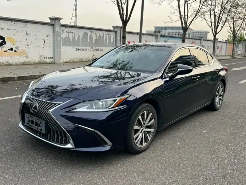 Lexus ES, 2020