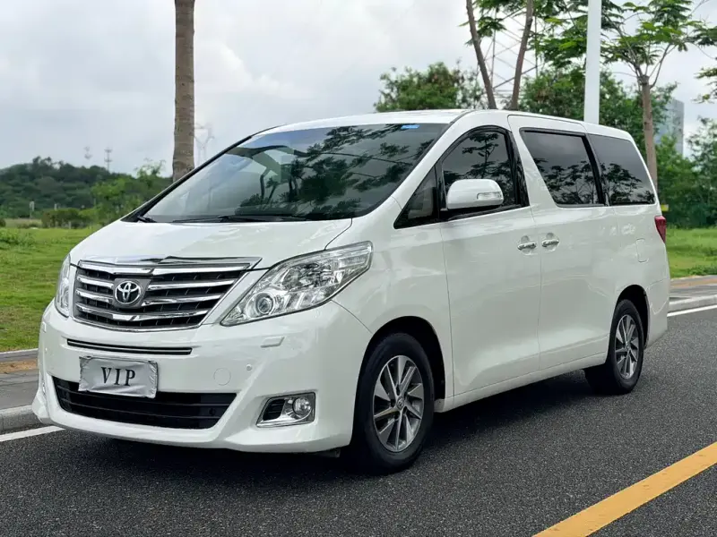 Toyota Alphard, 2015