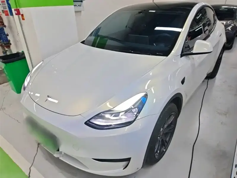 Tesla Model Y, 2023