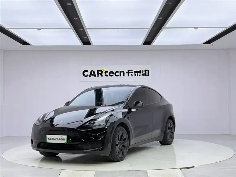 Tesla Model Y, 2023