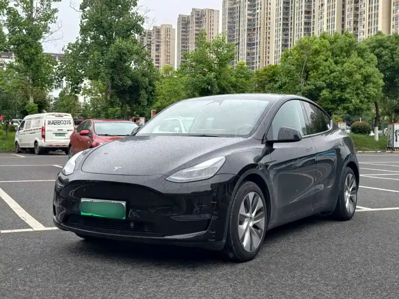Tesla Model Y, 2023