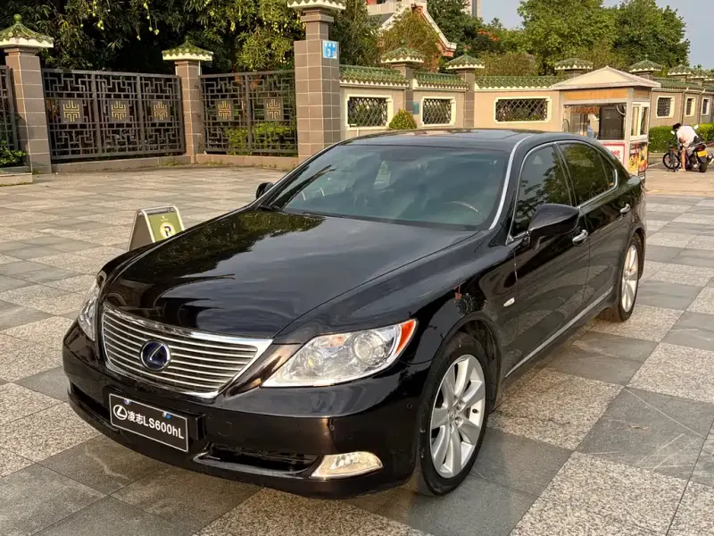 Lexus LS, 2009