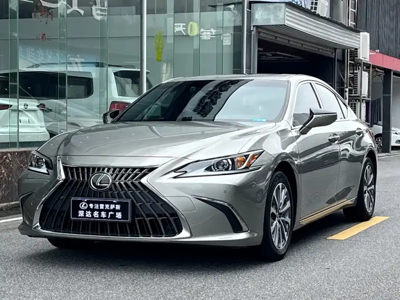 Lexus ES, 2024