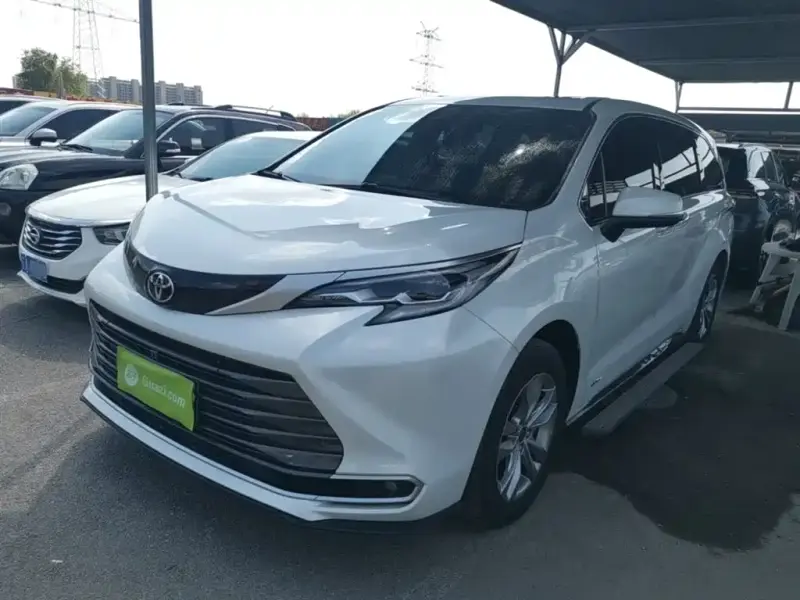 Toyota Sienna, 2024