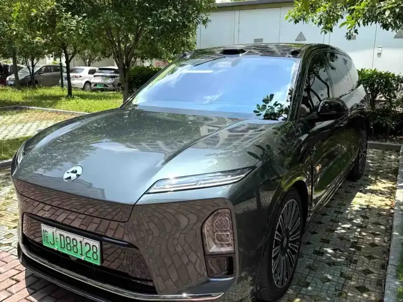 NIO ES8, 2025
