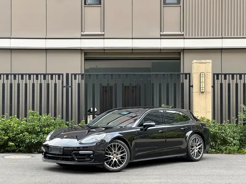 Porsche Panamera, 2023