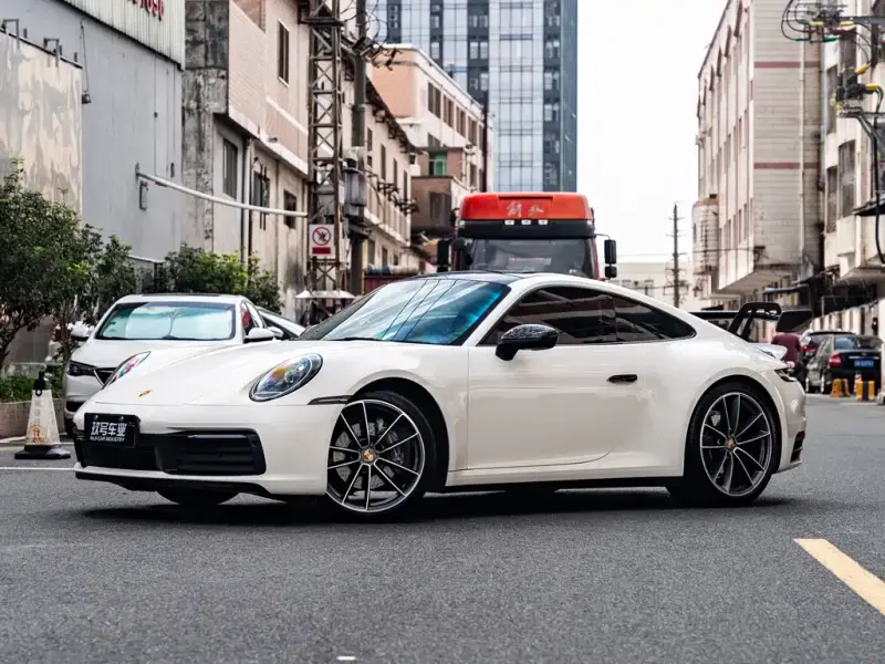 Porsche 911, 2023