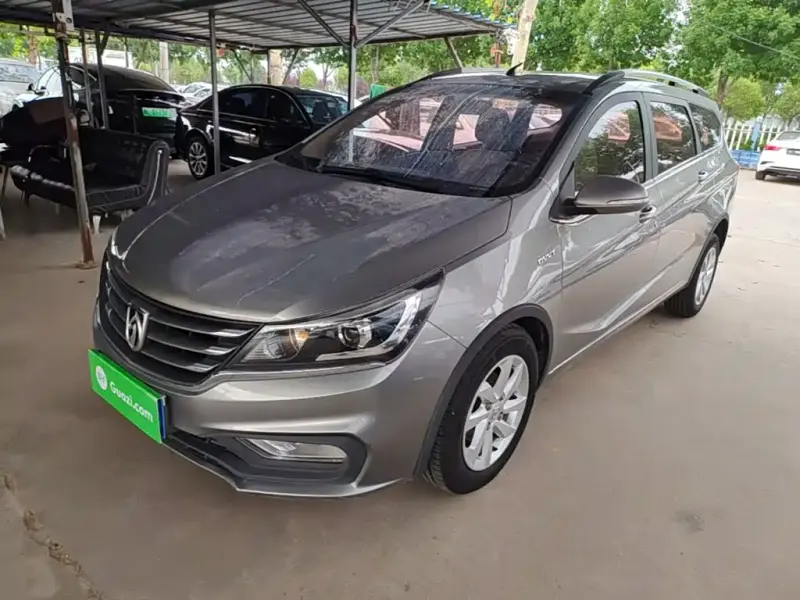 Baojun 310W, 2017