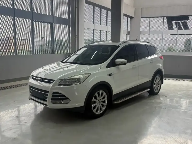 Ford Kuga, 2015