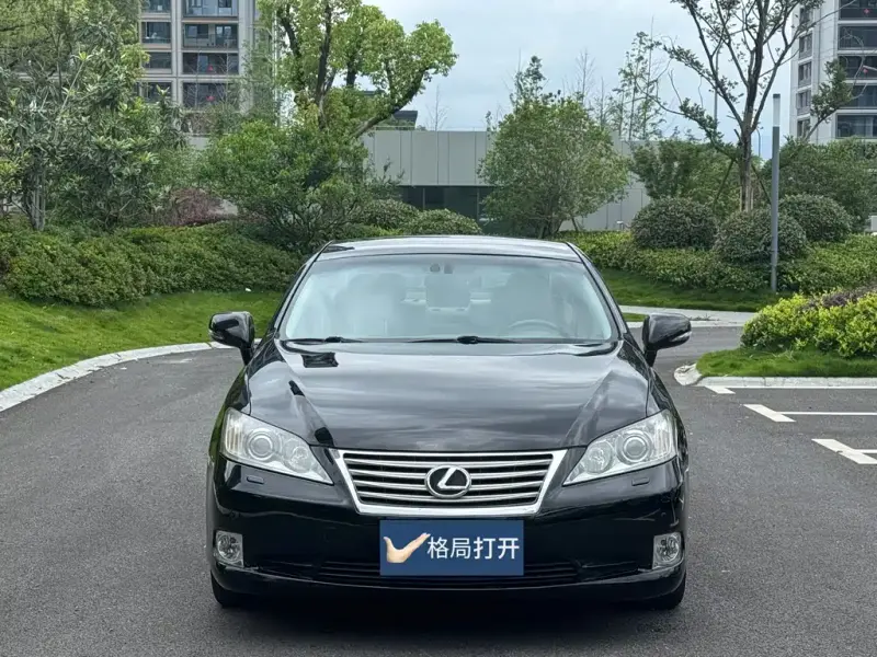 Lexus ES, 2010